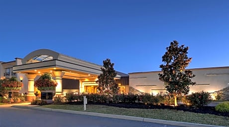 Eden Resort and Suites, BW Premier Collection