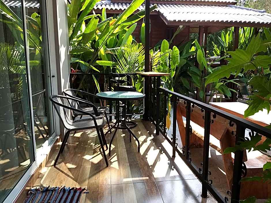 บ้านทะเลอิ่มเอม Bann Talay Im eimm