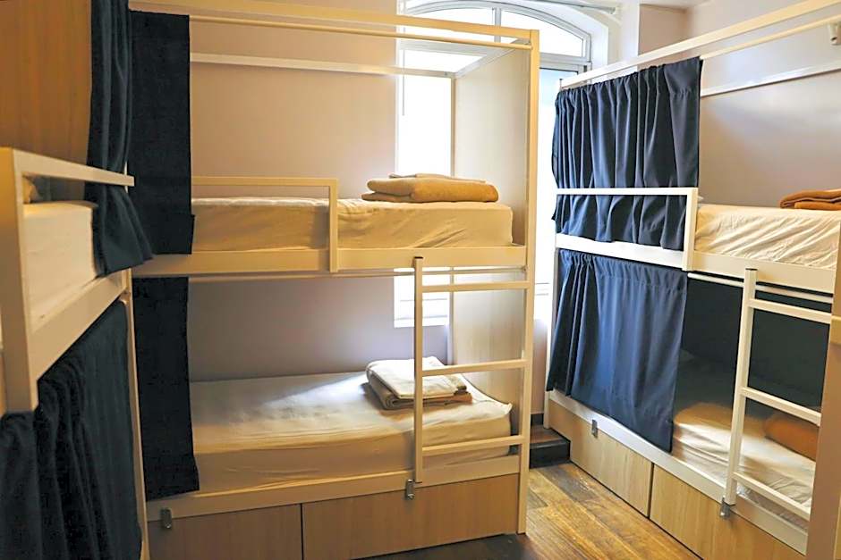 Gspot Hostels & Love Triangles Pizzeria