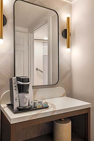 King Room - Hearing Accessible/Non-Smoking