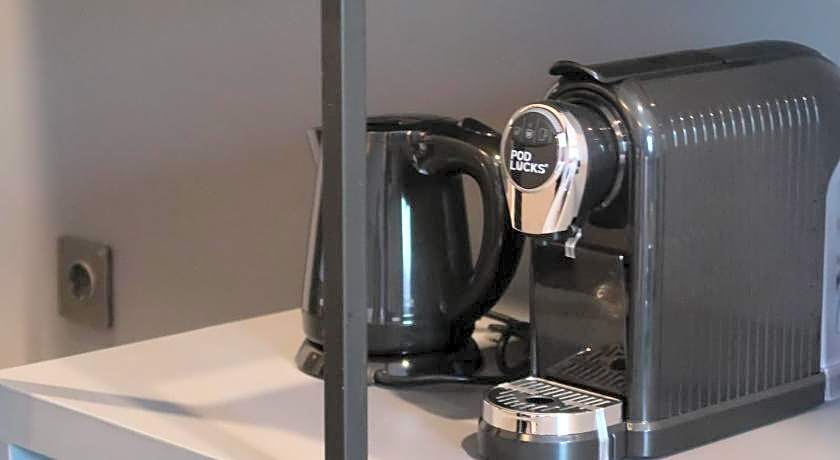 Fhandika Boutique Inc.