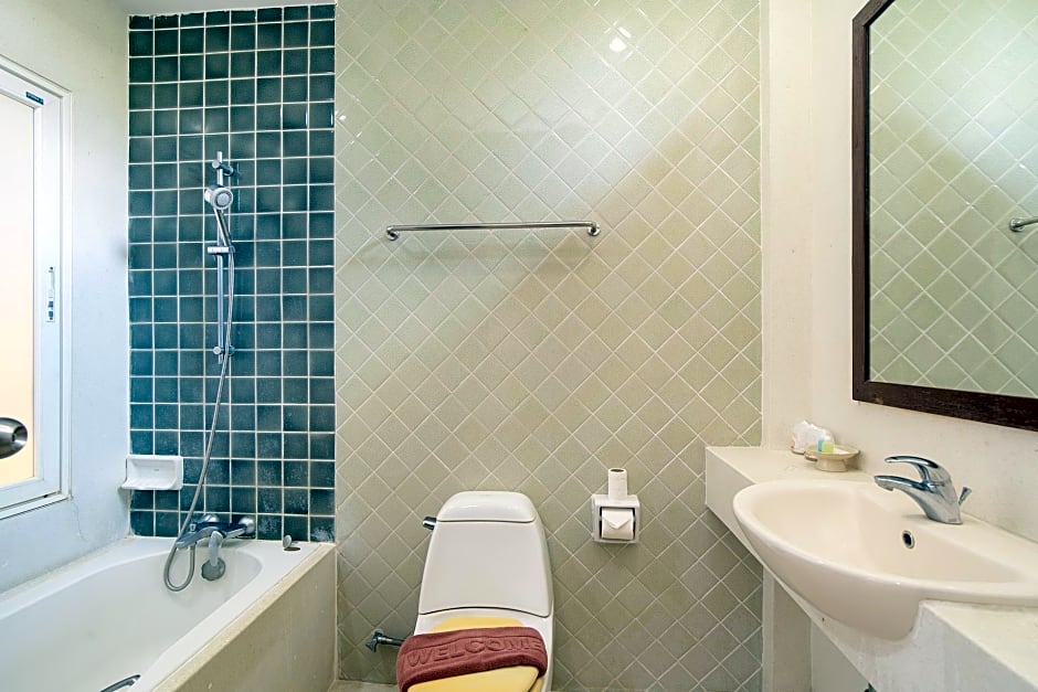 EAST SEA PARADISE HOTEL