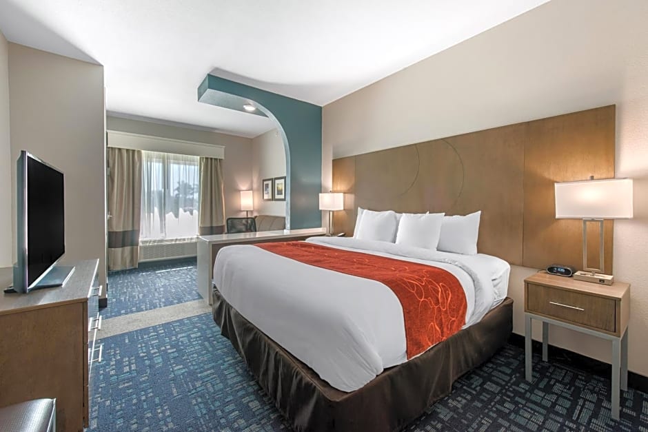 Comfort Suites Fort Lauderdale Airport & Cruise Port