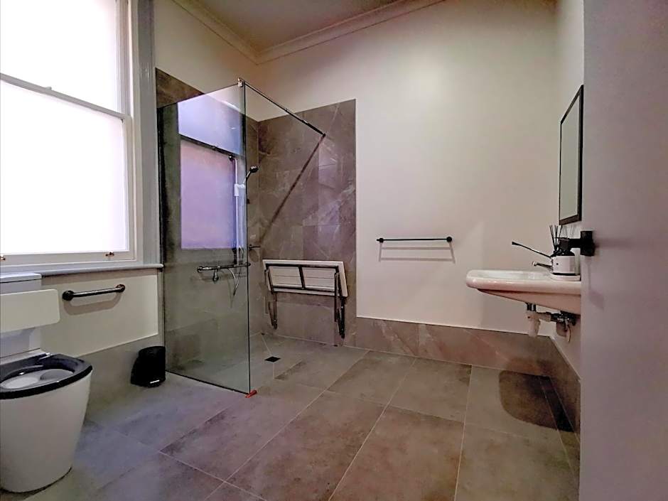 Refresh109 on Cameron