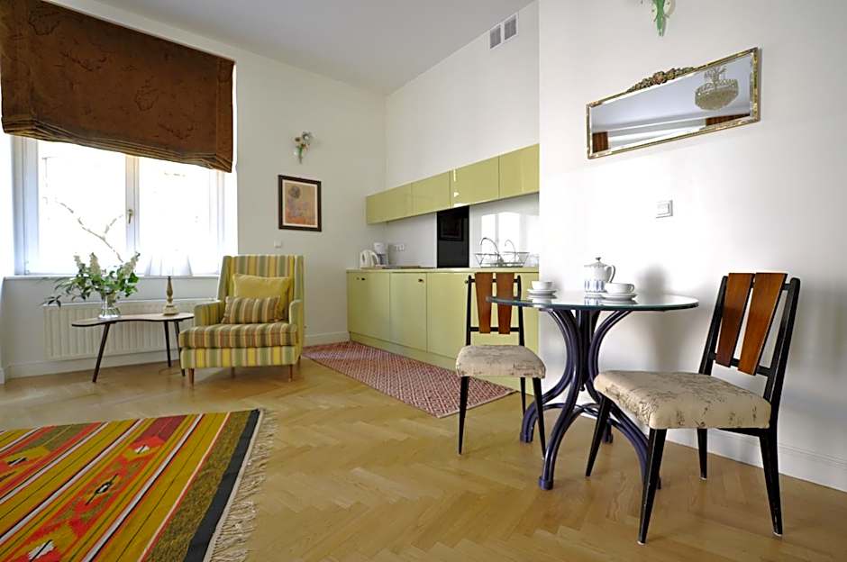 Crystal Suites Old Town