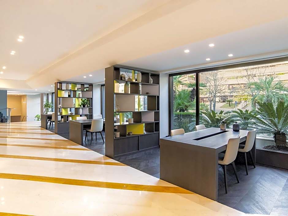 Mercure Roma West