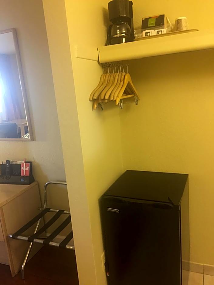 Econo Lodge I-40 Exit 286-Holbrook