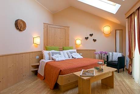 Superior Room with Pool and Spa access