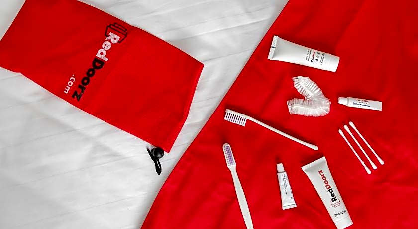 RedDoorz @ Jalan Dr Mansyur Medan 2