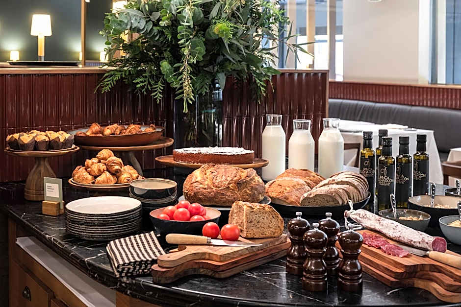 Alexandra Barcelona Hotel, Curio Collection by Hilton