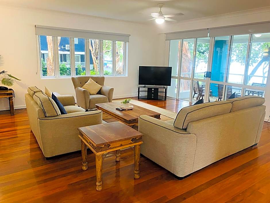 BeachView Apartments at Villa Paradiso