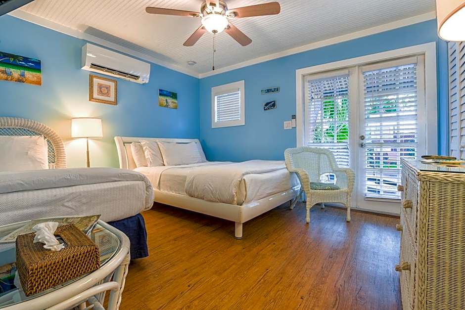 Seascape Tropical Inn