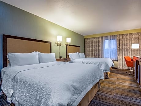 2 Qns Mobility/hearing Access Roll-in Shwr Ns Vis Firealrm/door/phn Alrt Hdtv/free Wi-fi/ Hot Breakf