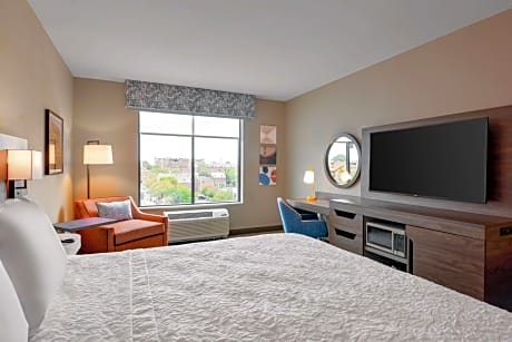 King Room - Hearing Access/Non-Smoking