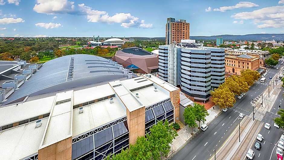 Oaks Adelaide Embassy Suites