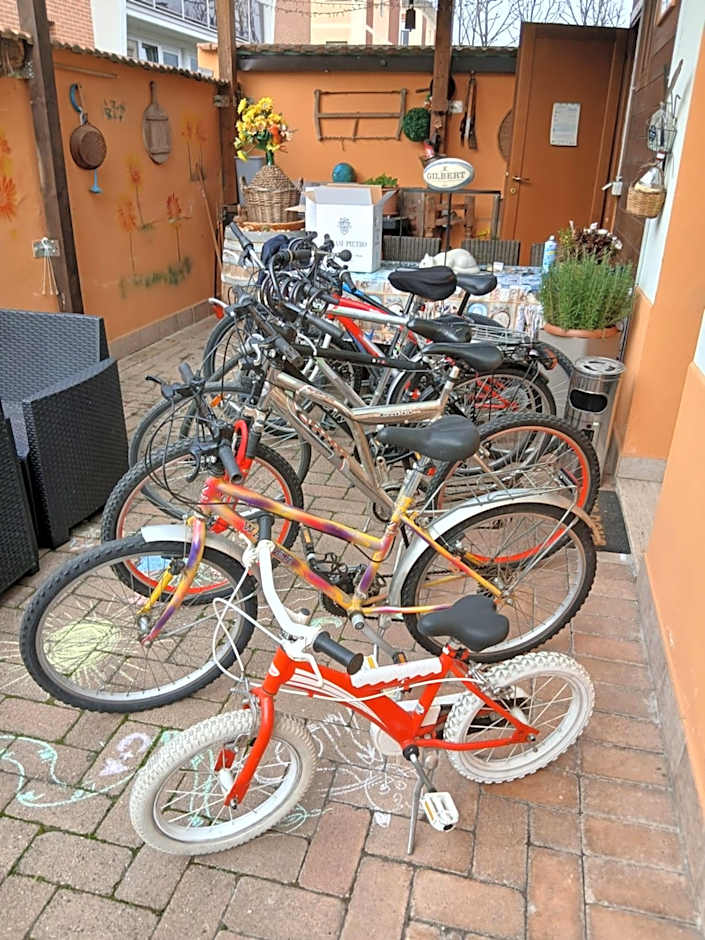 Emmanueli65 fronte clinica per 4 matrimoniale e castello