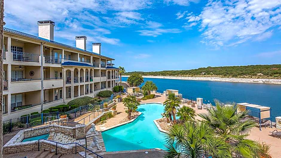 Lake Travis Stunning Waterfront, Sunset & Pool Views, Pet Friendly, Boat Ramp, Lago Vista, Texas
