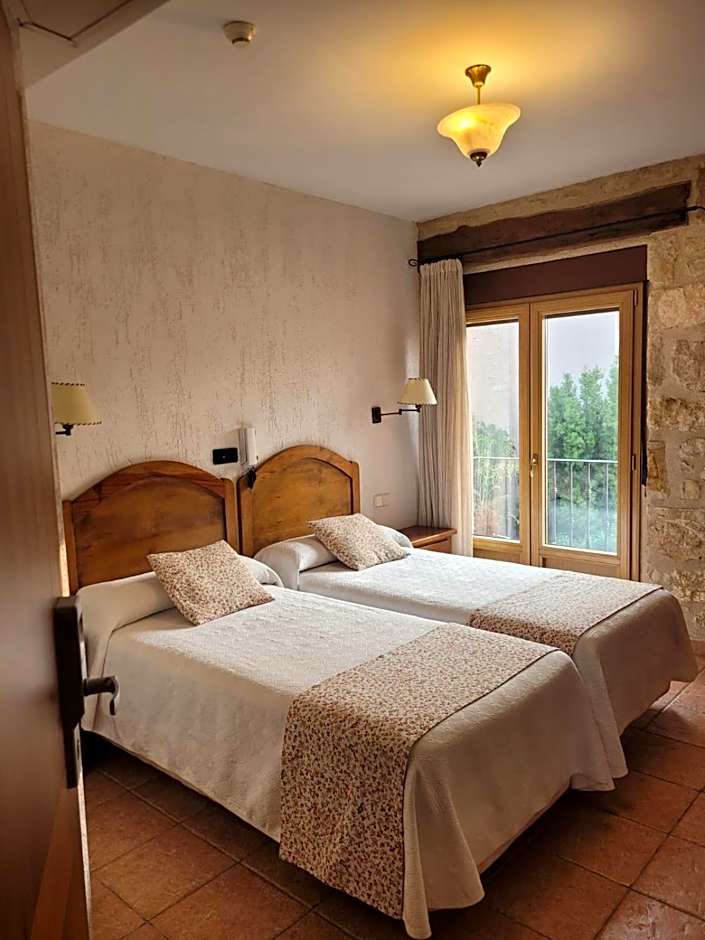 hostal Decerca Prádena