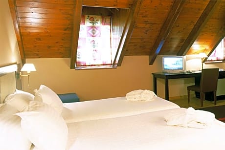 JACUZZI JUNIOR SUITE (2 ADULTS)