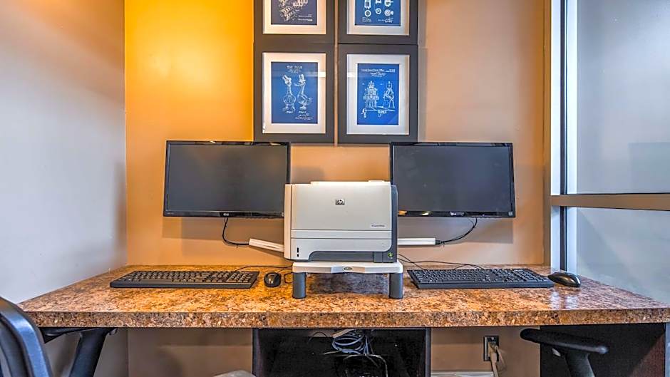 Seven Oaks Hotel Regina