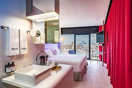 Deluxe Barcelona city View