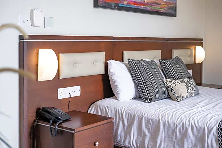 Livadhiotis City Hotel