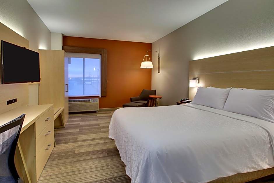 Holiday Inn Express Hotel & Suites Cedar Rapids I-380 at 33rd Avenue By IHG