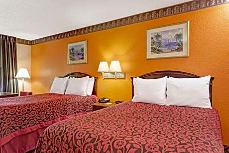 Deluxe Double Room with Two Double Beds - Non-Smoking