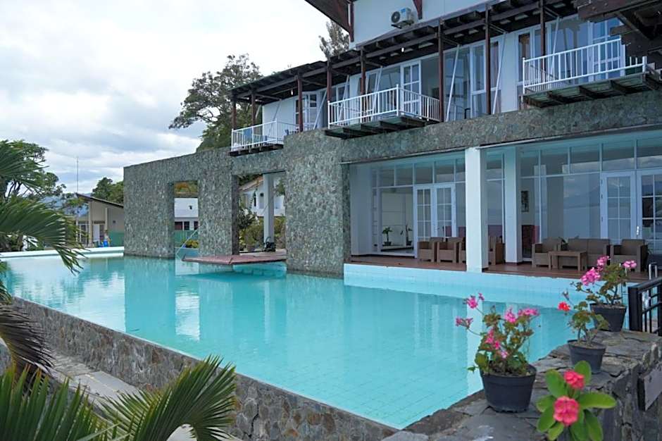 Tiara Bunga Hotel & Villa