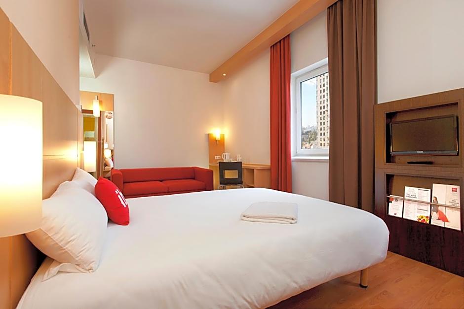 ibis Kyiv City Center