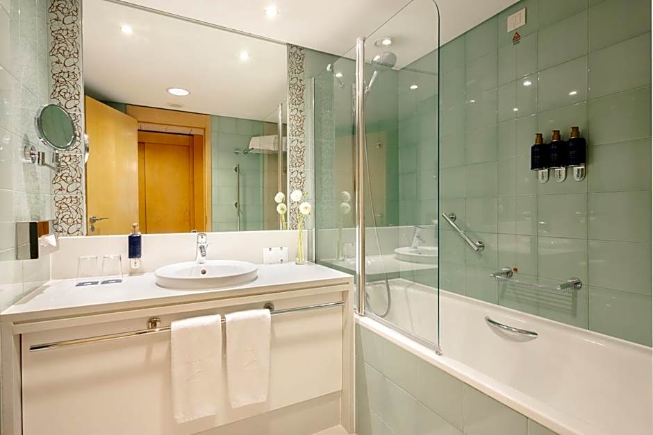 Sana Malhoa Park Hotel