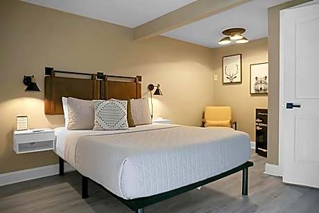Queen Room