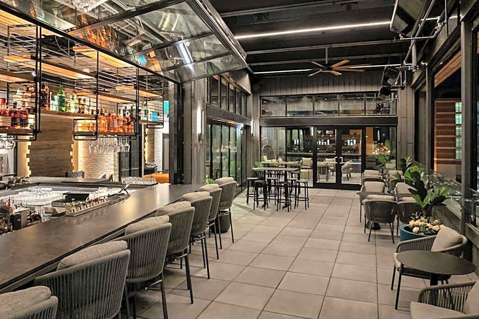 AC Hotel by Marriott St. Louis Clayton