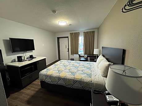 1 Queen Bed | Non-Smoking, Micfridge