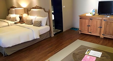 Deluxe Quadruple Room