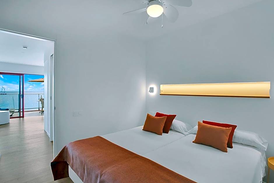 Photo 1 of 13 of One-Bedroom Apartment with Front Sea View (2 adults + 1 child)