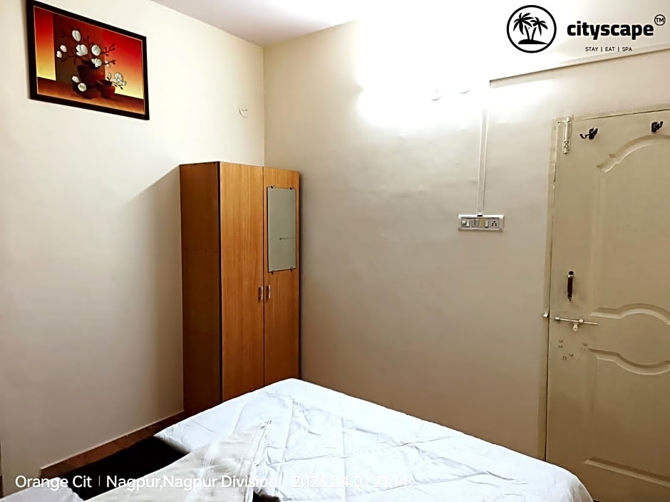 Hotel Orange Cityscape