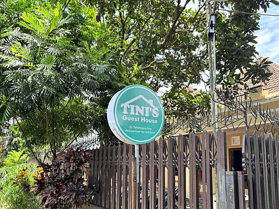 Tini's Guest House Malang Mitra RedDoorz
