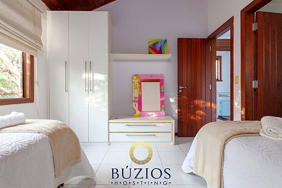 200 Metros da praia, Casa ampla com 4 suítes! BZ55