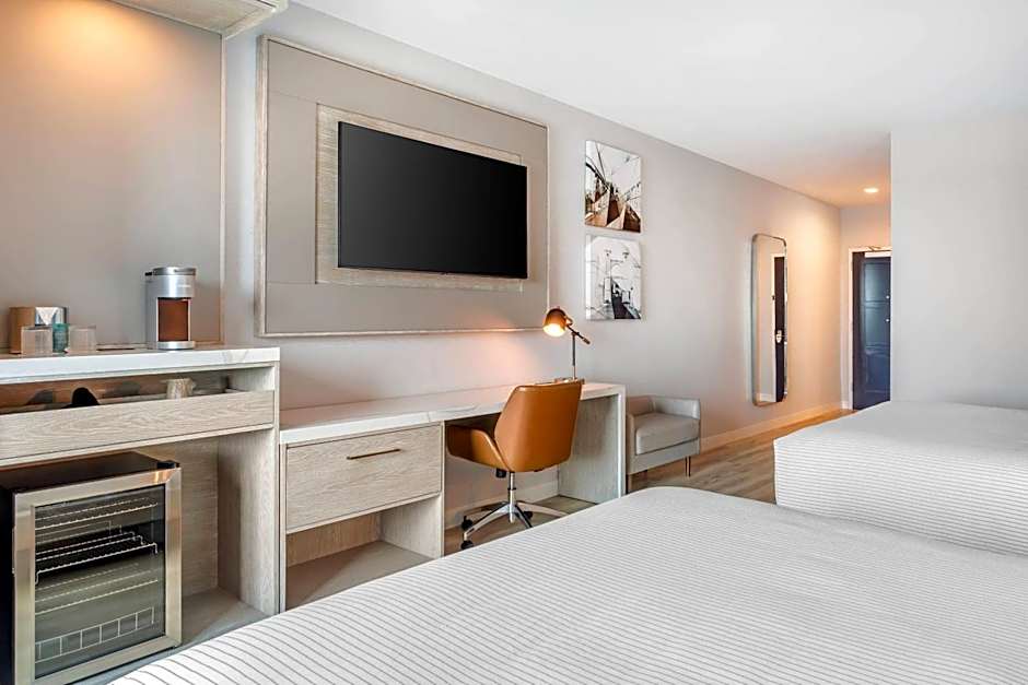 Cambria Hotel Waco University Riverfront
