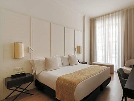 Superior Double or Twin Room (1-2 People)