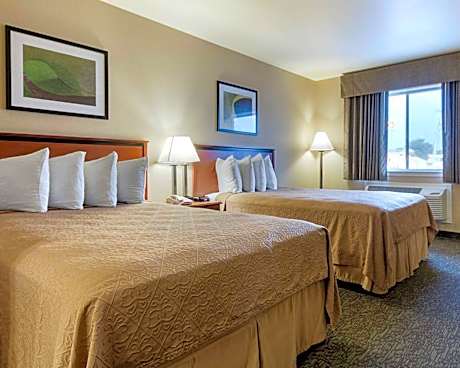 2 Double Beds, Smoking