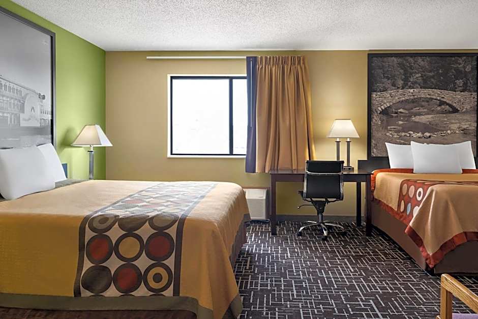 Super 8 by Wyndham Dyersville