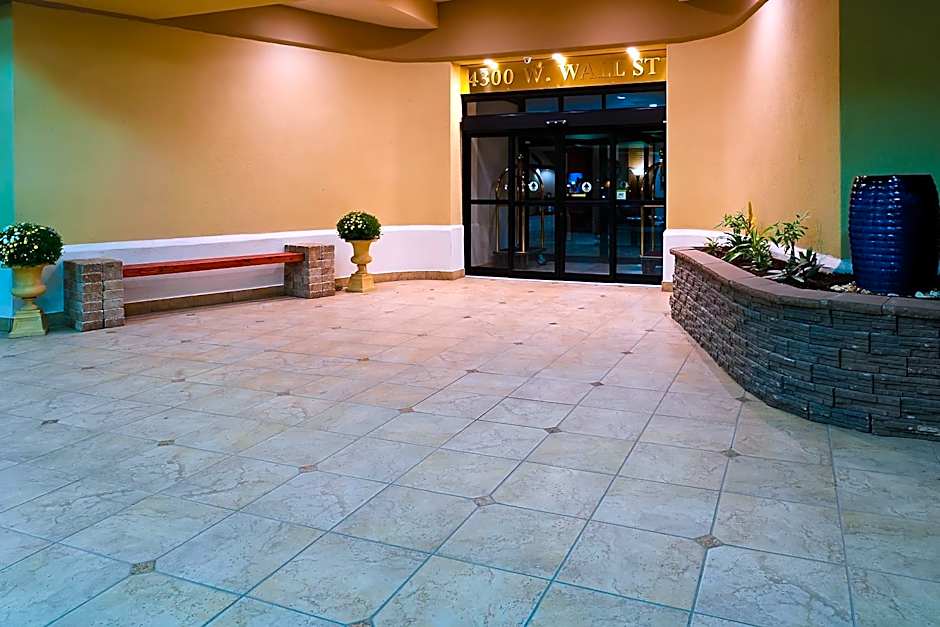Grand Texan Hotel And Convention Center