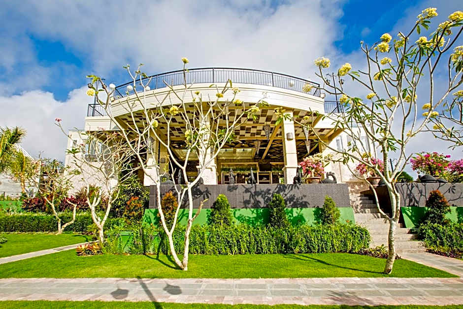 Flamingo Dewata Suite