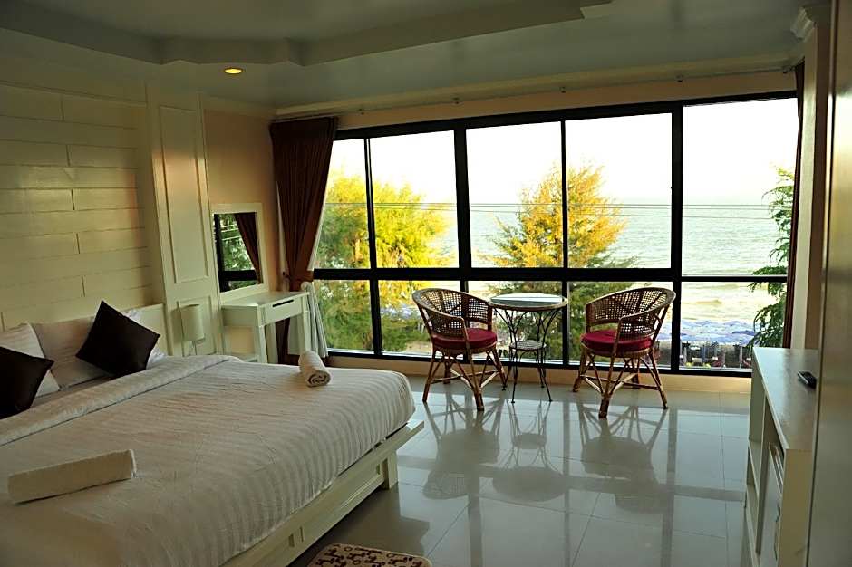 Photo 1 of 8 of Standard, Sea View