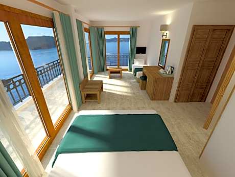 Superior Triple Room with Sea View