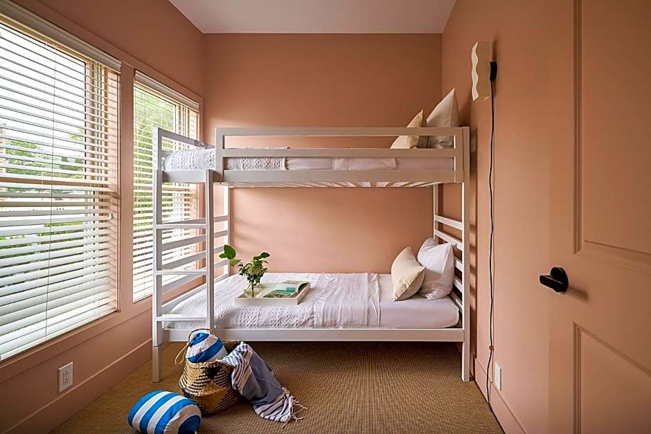 The Neighborhood Hotel New Buffalo