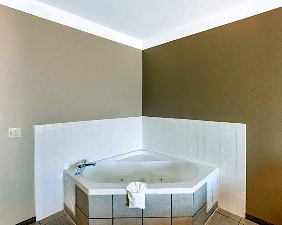 Comfort Suites Plainview