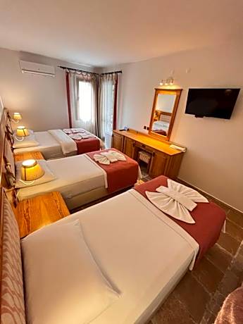 Triple Room with Balcony